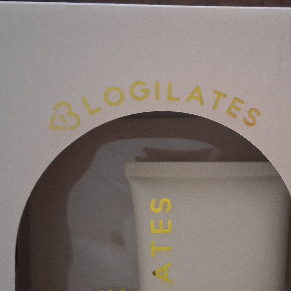 Nib LOGILATES UNWIND KIT. - Picture 2 of 5